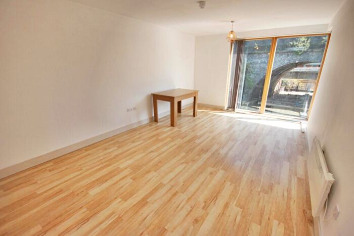 2 Bedroom Apartment For Sale In Water Street, Manchester, M3