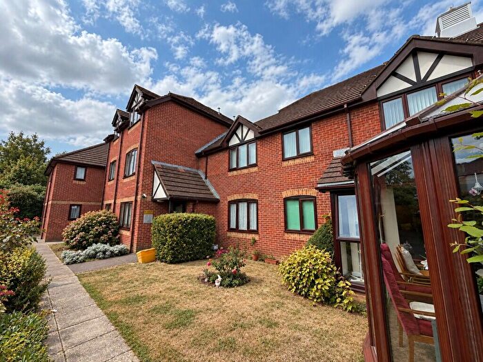 1 Bedroom Retirement Property For Sale In Elizabeth Court, Eastleigh, SO50