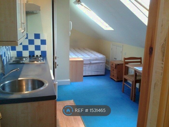 Studio To Rent In Stile Hall Gardens, London, W4
