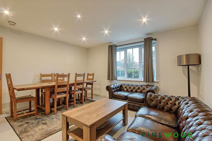 1 Bedroom Apartment For Sale In Linacre House, Archdale Close, Chesterfield, Derbyshire, S40