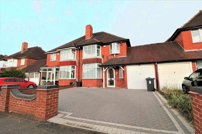 3 Bedroom Semi-Detached House To Rent In Walsall Road, Great Barr, Birmingham, B42
