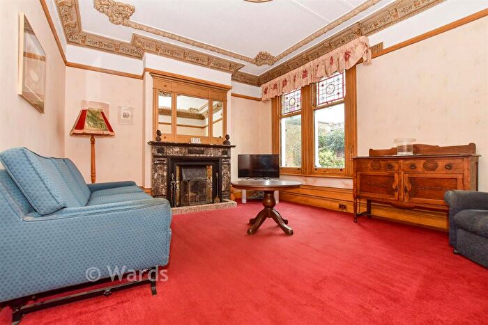 3 Bedroom Semi Detached House For Sale In Queens Road, Broadstairs, Kent, CT10