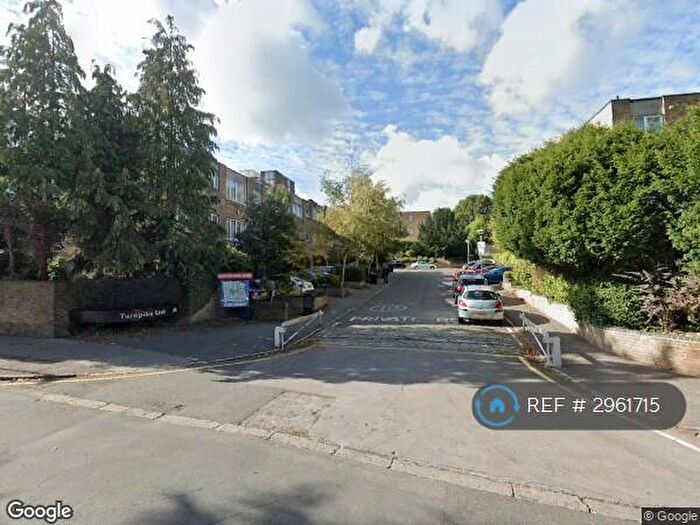 2 Bedroom Maisonette To Rent In Turnpike Link, Croydon, CR0