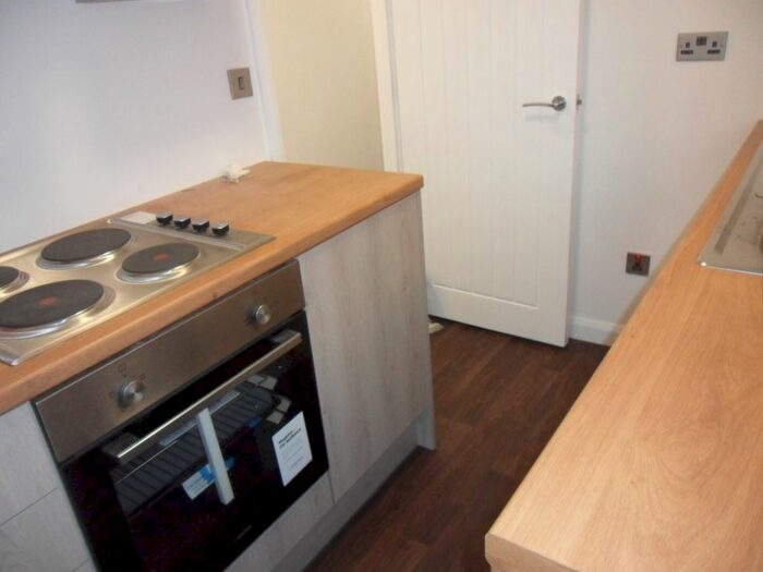 2 Bedroom Flat To Rent In Queens Road, Nuneaton, CV11