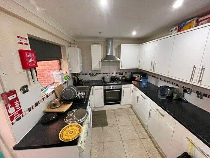 6 Bedroom Terraced House For Sale In Christian Road, Preston, PR1