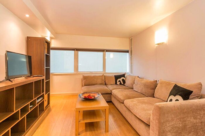 2 Bedroom Apartment To Rent In Queens College Chambers, Paradise Street, B1
