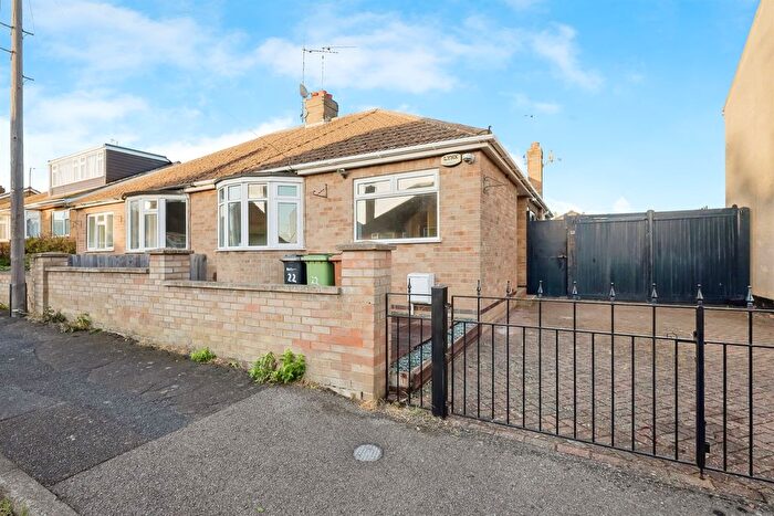 2 Bedroom Semi-Detached Bungalow For Sale In Albert Road, Finedon, Wellingborough, NN9