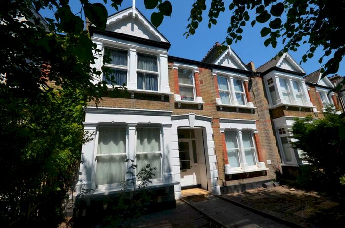 Studio To Rent In Micheldever Road Lee, SE12