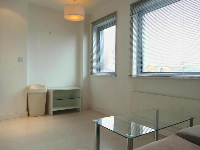 1 Bedroom Flat To Rent In Ingram Street, Holbeck, Leeds, LS11