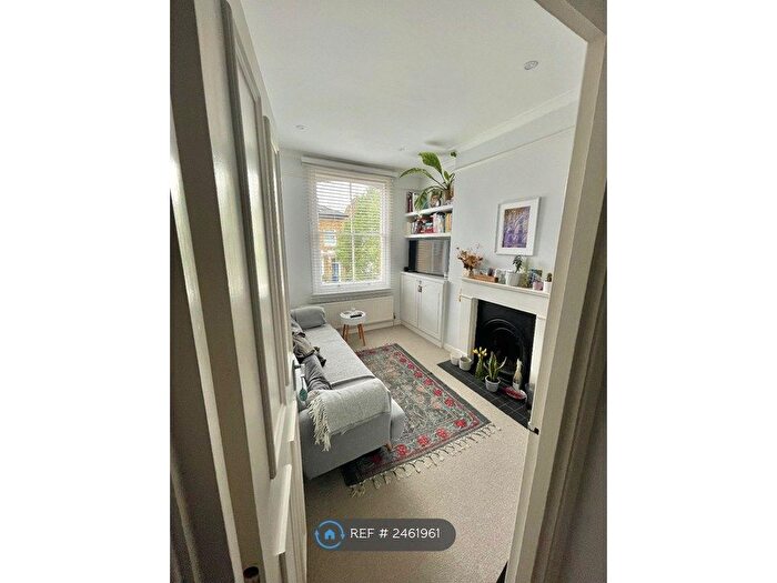 2 Bedroom Flat To Rent In Bassein Park Road, London, W12