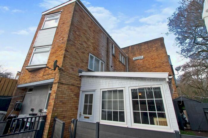 4 Bedroom Property To Rent In Round Wood, Llanedeyrn, Cardiff, CF23