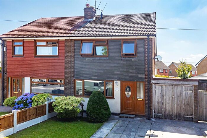 3 Bedroom Semi-Detached House For Sale In Peacock Hall Road, Leyland, PR25