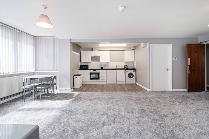 Studio To Rent In Whitechapel Road, Whitechapel, London, E1