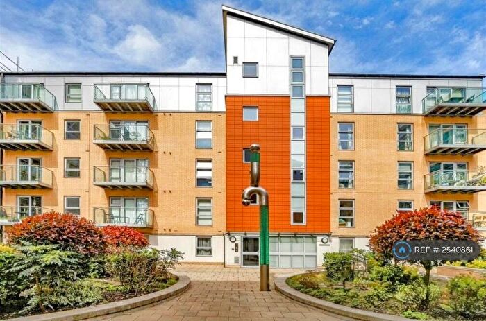 1 Bedroom Flat To Rent In Queen Mary Avenue, London, E18