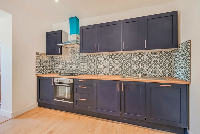 2 Bedroom Flat To Rent In Wood Dene, Queens Road, London, SE15