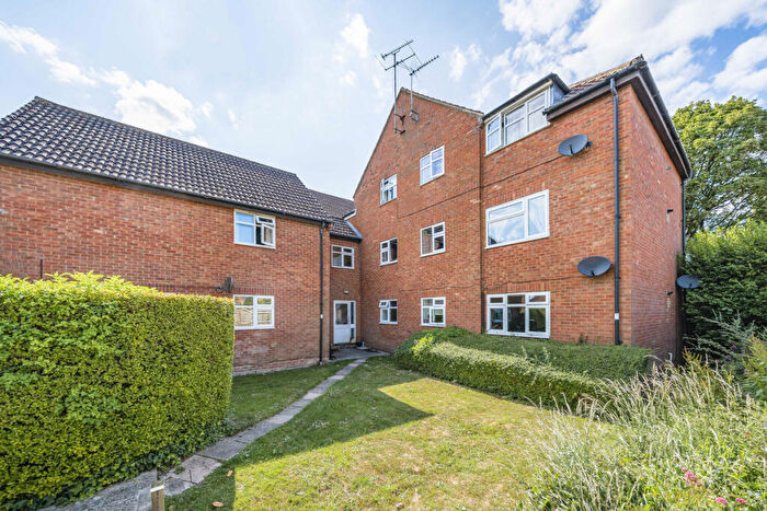 2 Bedroom Flat For Sale In Ormond Road, Wantage, OX12