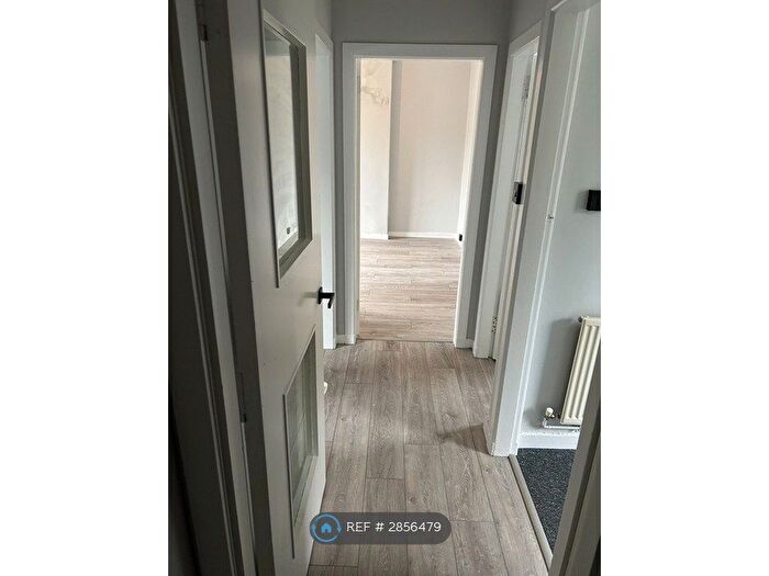 2 Bedroom Flat To Rent In Middlefield Crescent, Aberdeen, AB24