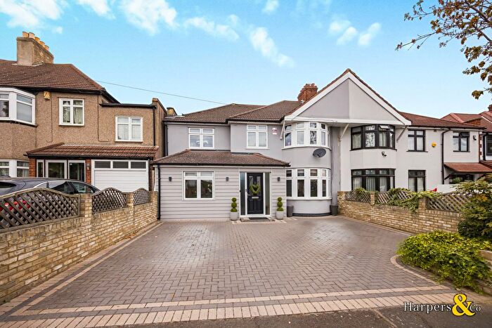 5 Bedroom Semi-detached House For Sale In Marne Avenue, Welling, DA16