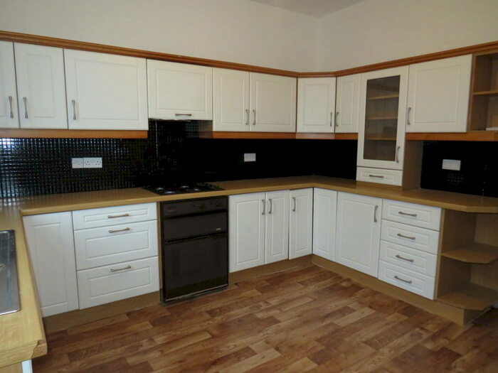 3 Bedroom Terraced House To Rent In Glen Terrace, Halifax, HX1