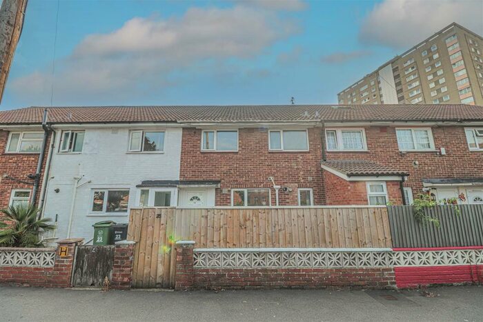 3 Bedroom House To Rent In Blackfriars Road, Southsea, PO5