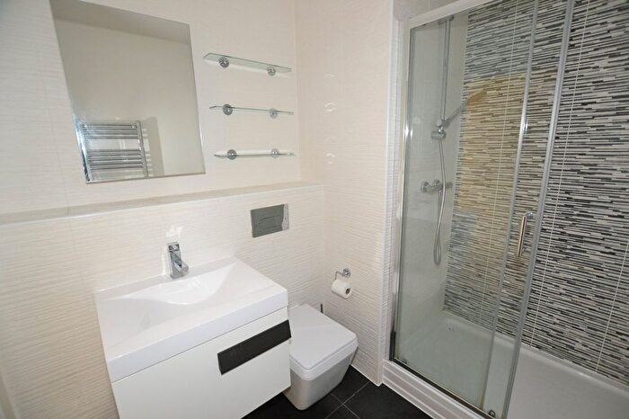 3 Bedroom Flat To Rent In Dock Office, Furness Quay, Salford Quays, Salford, M50