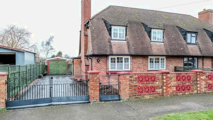 3 Bedroom Semi-Detached House For Sale In Station Crescent, Lidlington, Bedford, MK43