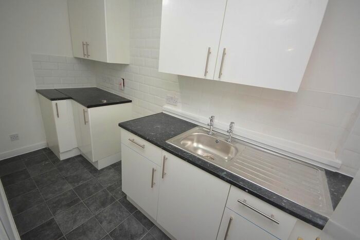 1 Bedroom Flat To Rent In Dukes Walk, Duke Street, Chelmsford, CM1