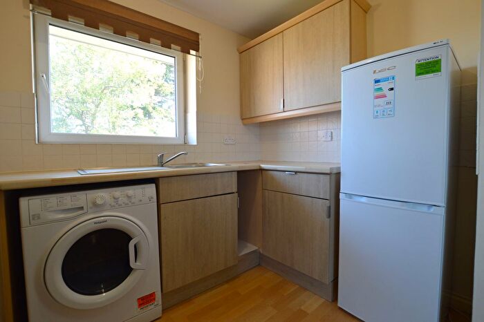 2 Bedroom Flat For Sale In Maplehurst Close, Dartford, DA2