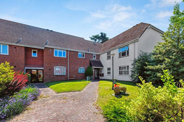 2 Bedroom Flat For Sale In Harnham Road, Salisbury, SP2