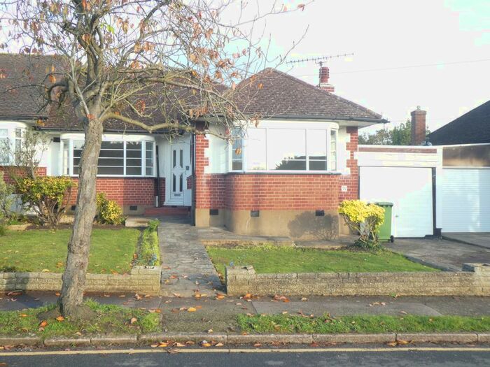 3 Bedroom Semi-Detached Bungalow To Rent In The Byway, Potters Bar, EN6