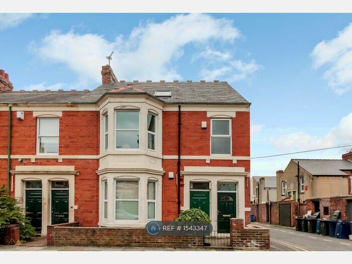 5 Bedroom Maisonette To Rent In Myrtle Grove, Newcastle Upon Tyne, NE2