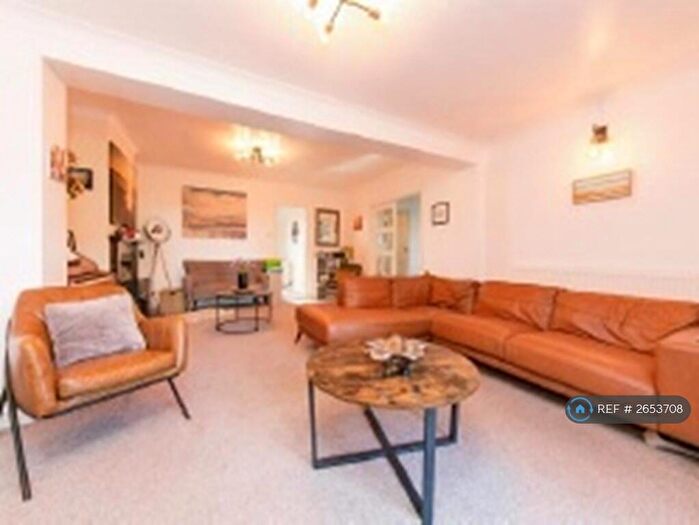 5 Bedroom Semi-Detached House To Rent In Ash Street/Church Road, Wrabness, CO11