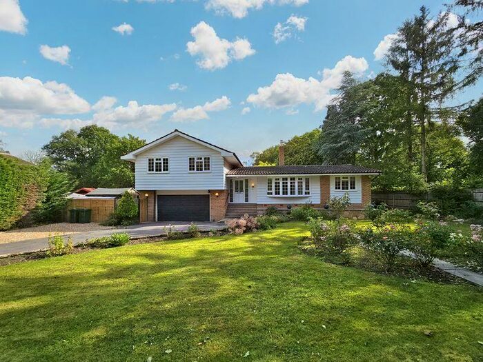 4 Bedroom Detached House To Rent In Ifold, Billingshurst, RH14