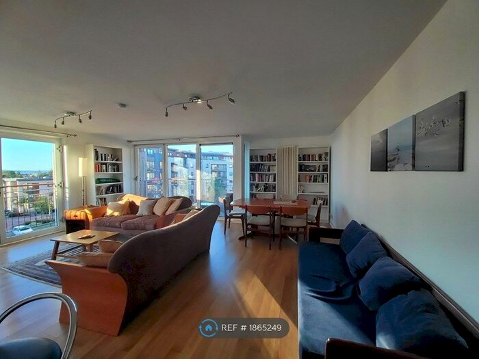 2 Bedroom Flat To Rent In East Pilton Farm Avenue, Edinburgh, EH5