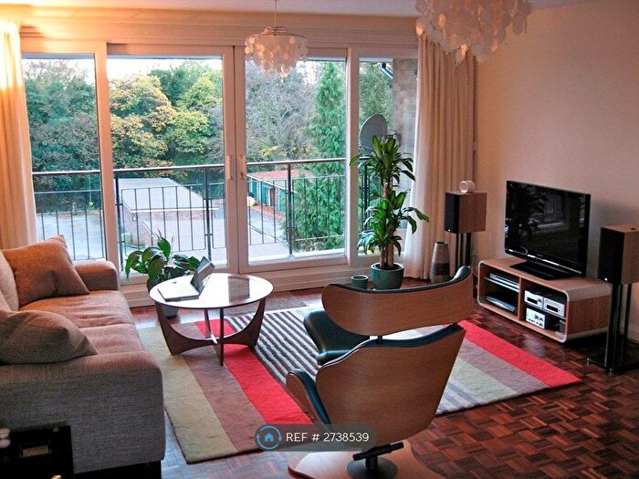 3 Bedroom Flat To Rent In Harrogate Court, London, SE26