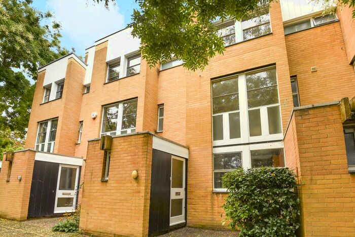 3 Bedroom Terraced House To Rent In The Hall, Foxes Dale, London, SE3