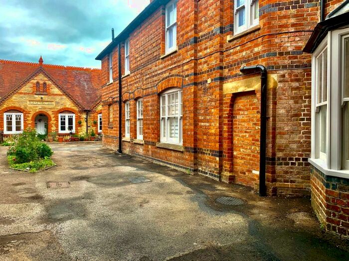 1 Bedroom Apartment To Rent In High Street, Stony Stratford, Milton Keynes, MK11