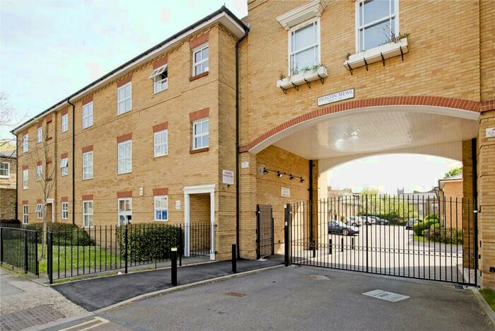 2 Bedroom Flat To Rent In Southgate Road, Islington, N1