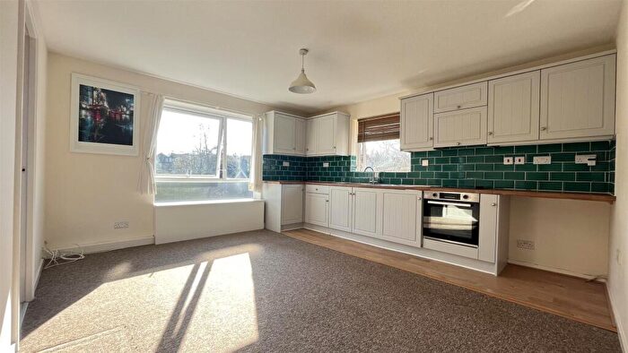 2 Bedroom Apartment To Rent In Ventnor Road, Sutton, SM2