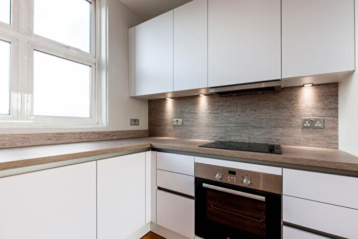 2 Bedroom Flat To Rent In Grove House - Tudor Grove, E9