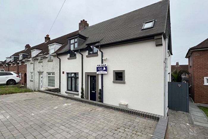 4 Bedroom End Of Terrace House For Sale In Mablethorpe Road, Wymering, Portsmouth, Hampshire, PO6