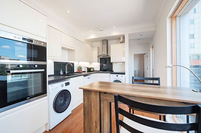 1 Bedroom Flat To Rent In Newark Street, Stepney, London, E1