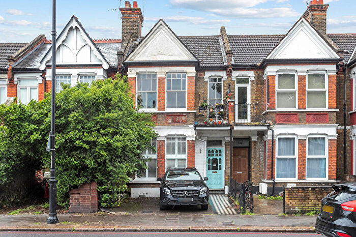 2 Bedroom Flat For Sale In Bruce Grove, Tottenham, N17