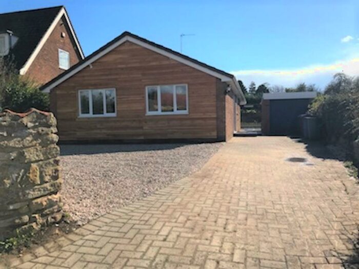 3 Bedroom Detached Bungalow To Rent In School Lane, Harmston, LN5