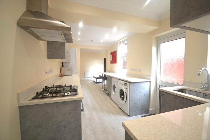 4 Bedroom Terraced House To Rent In Grange Avenue, Reading, RG6