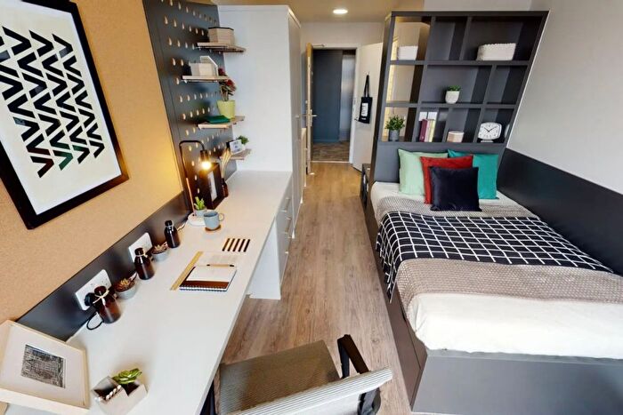 Studio To Rent In Silicon Way, London, N1