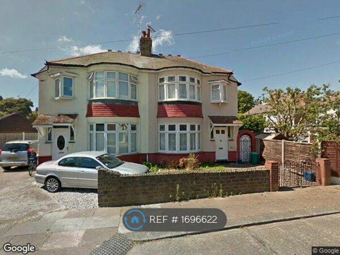 4 Bedroom Detached House To Rent In Highfield Close, Westcliff-On-Sea, SS0