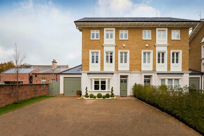 4 Bedroom Town House To Rent In Cedar Square, Nether Alderley, Macclesfield, SK10