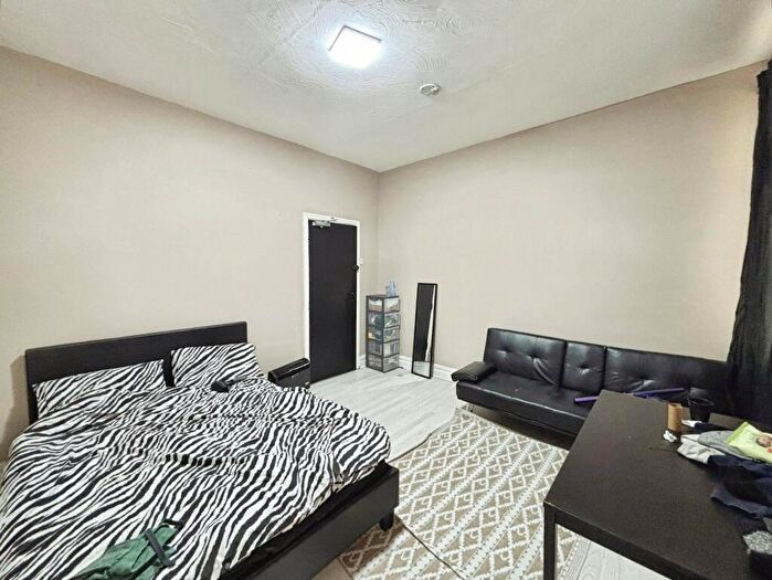 5 Bedroom Terraced House To Rent In Rusholme Place, Manchester, Greater Manchester, M14