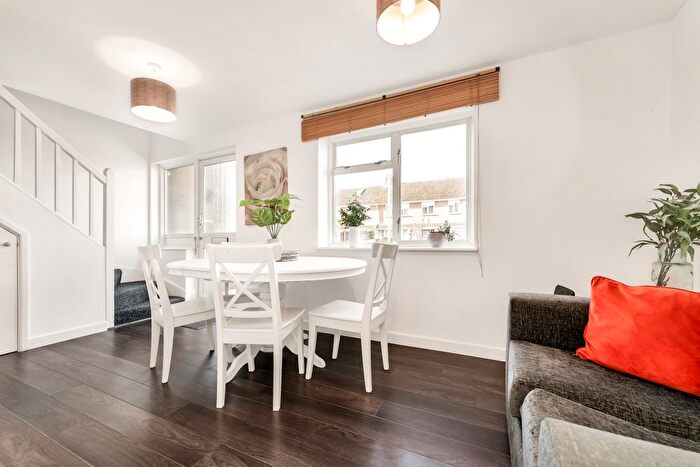 2 Bedroom End Terrace House For Sale In Perse Way, Cambridge, Cambridgeshire, CB4